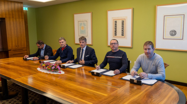 Podpisana je Kolektivna pogodbe za obrambo, zaščito in reševanje