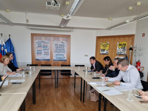 Varuhinja pred skorajšnjim praznikom dela s sindikati o pravicah delavk in delavcev