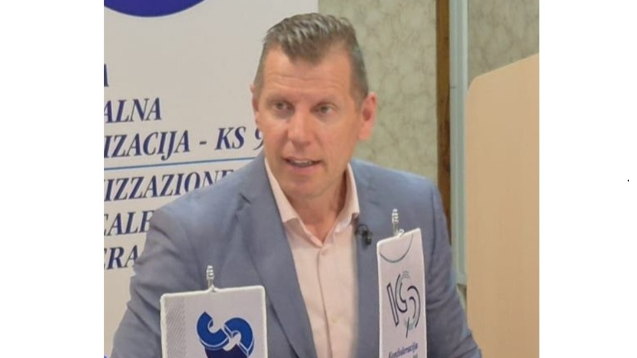 Sindikalist Damjan Volf Predlog SDS in NSi glede sindikalnih članarin ogroža sindikate, s tem pa celotno družbo. Če sindikati utihnejo, utihne glas delavca