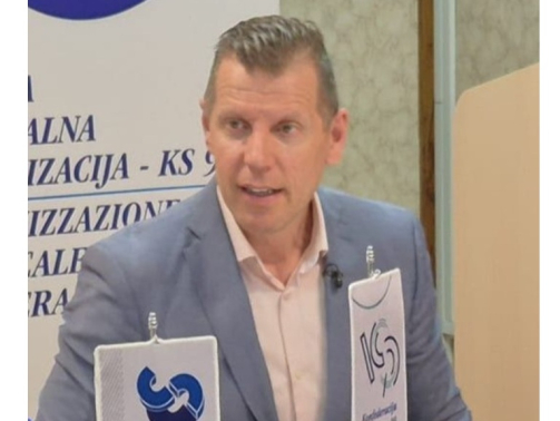 Sindikalist Damjan Volf Predlog SDS in NSi glede sindikalnih članarin ogroža sindikate, s tem pa celotno družbo. Če sindikati utihnejo, utihne glas delavca
