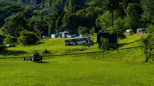 Huda nesreča avtobusa na Tolminskem sindikat ostro nad razmere
