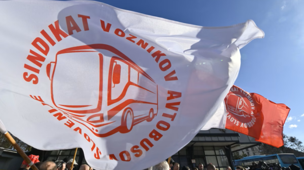 Sindikat voznikov avtobusov Ko sistem odpove, ceno plačajo vozniki in potniki