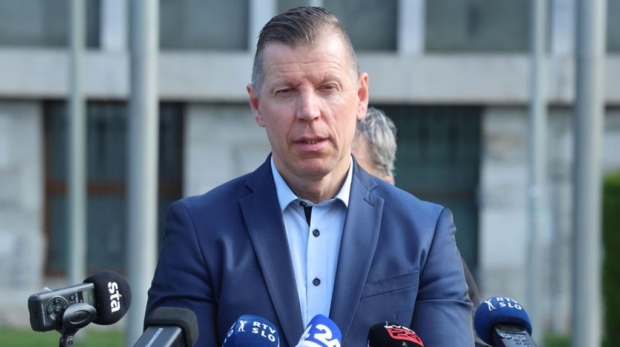 Novo podjetje, stari obrazi sindikati od Luke Koper zahtevajo odgovore