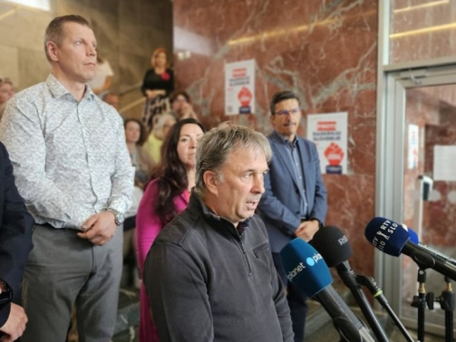 ZBRALI SMO DOVOLJ PODPISOV ZA NAKNADNI ZAKONODAJNI REFERENDUM! HVALA VSEM, KI STE STOPILI SKUPAJ Z NAMI!